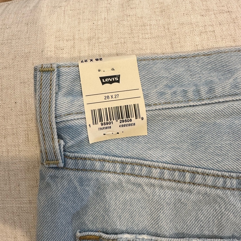 SOLD!!! Levi's Ribcage Straight Ankle Jeans - NWT - Picture 9 of 9